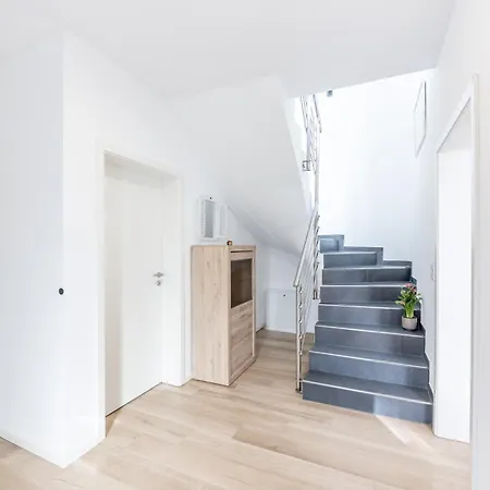 New & Modern Near Duesseldorf فيليتش